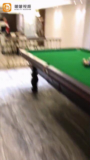 DƬ